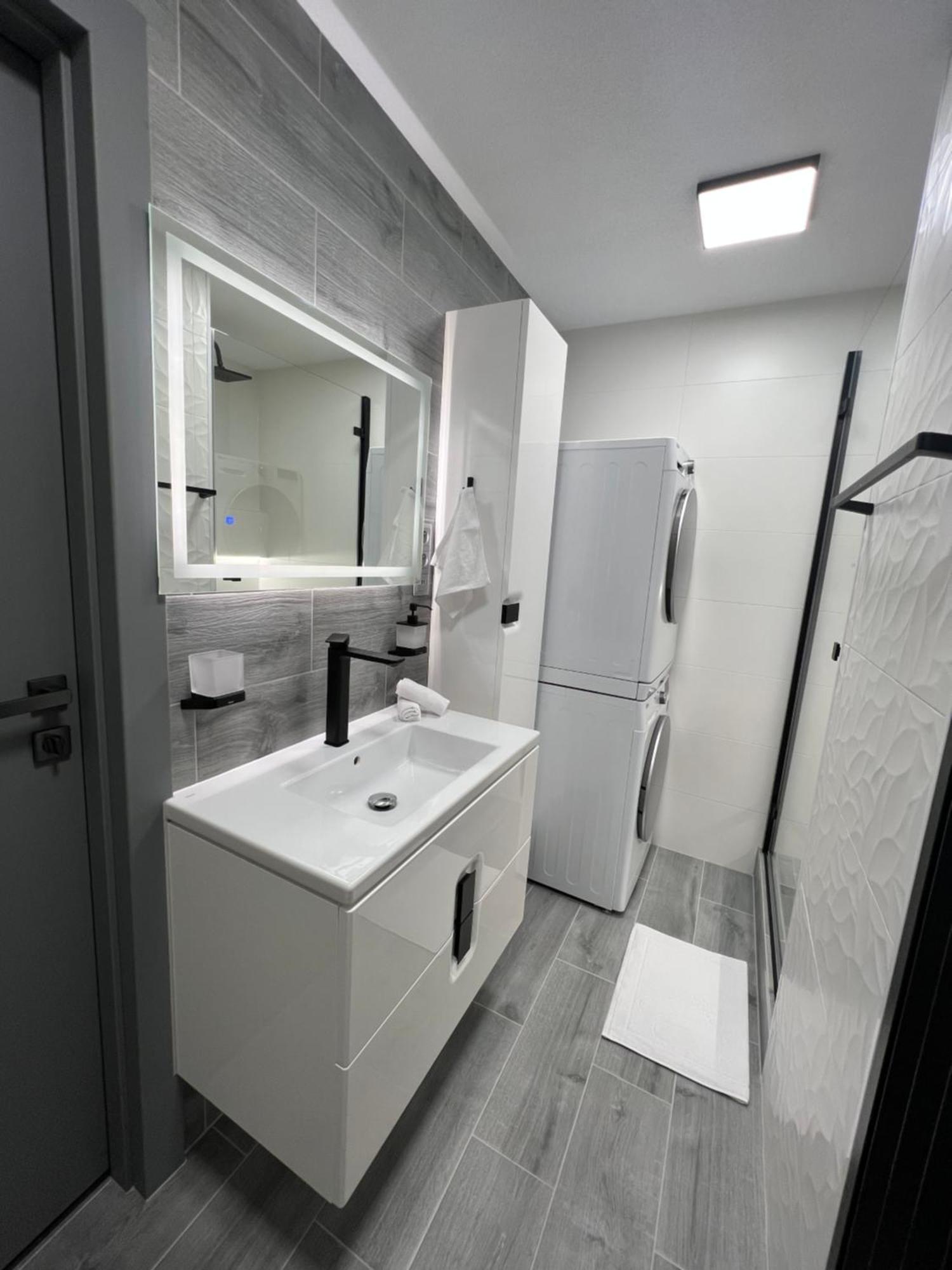 באנסקה ביסטריצה Apartman Piccoladuo V Banskej Bystrici מראה חיצוני תמונה